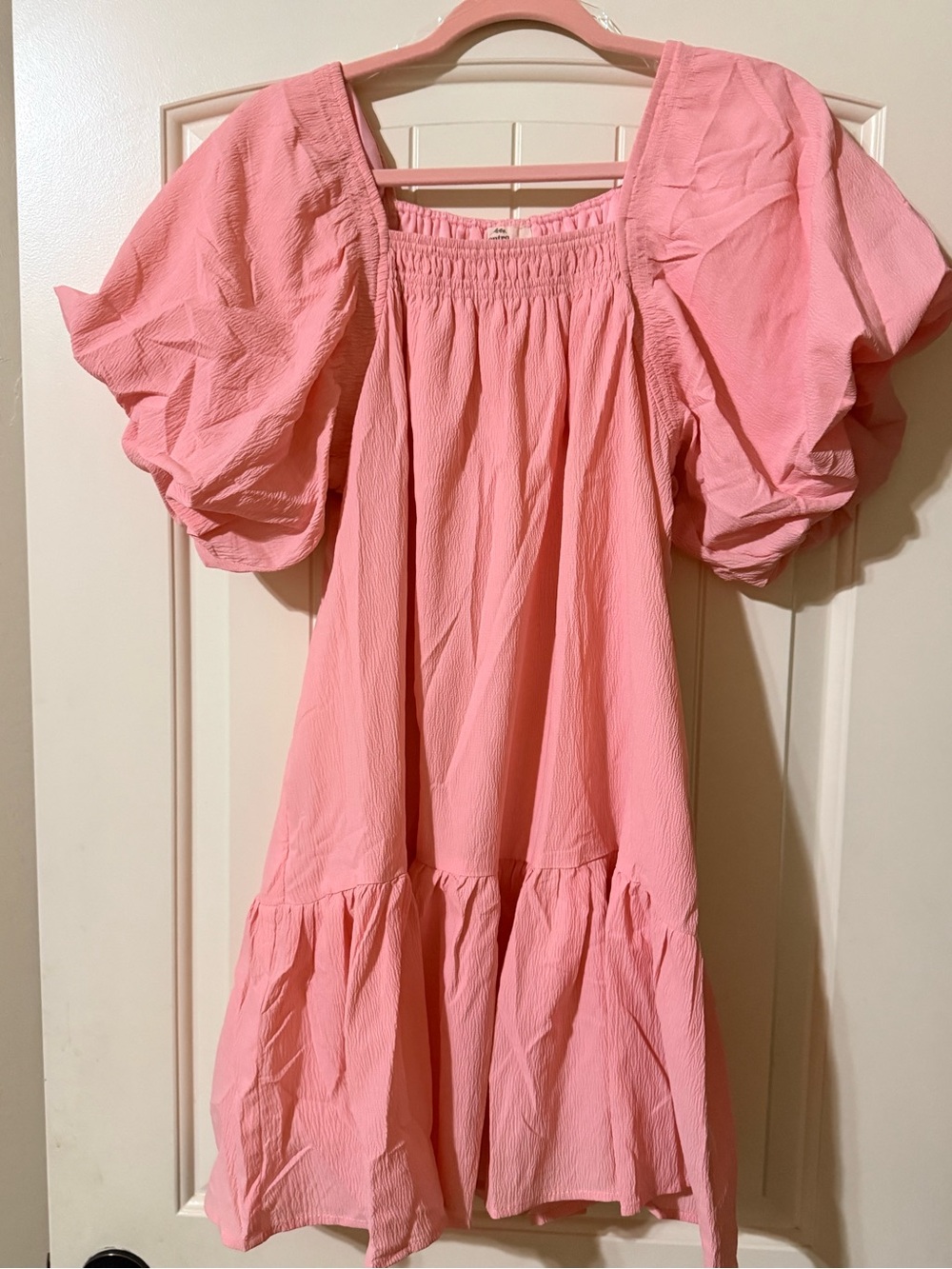 entro Pink Puff-Sleeve Women’s Dress NWOT